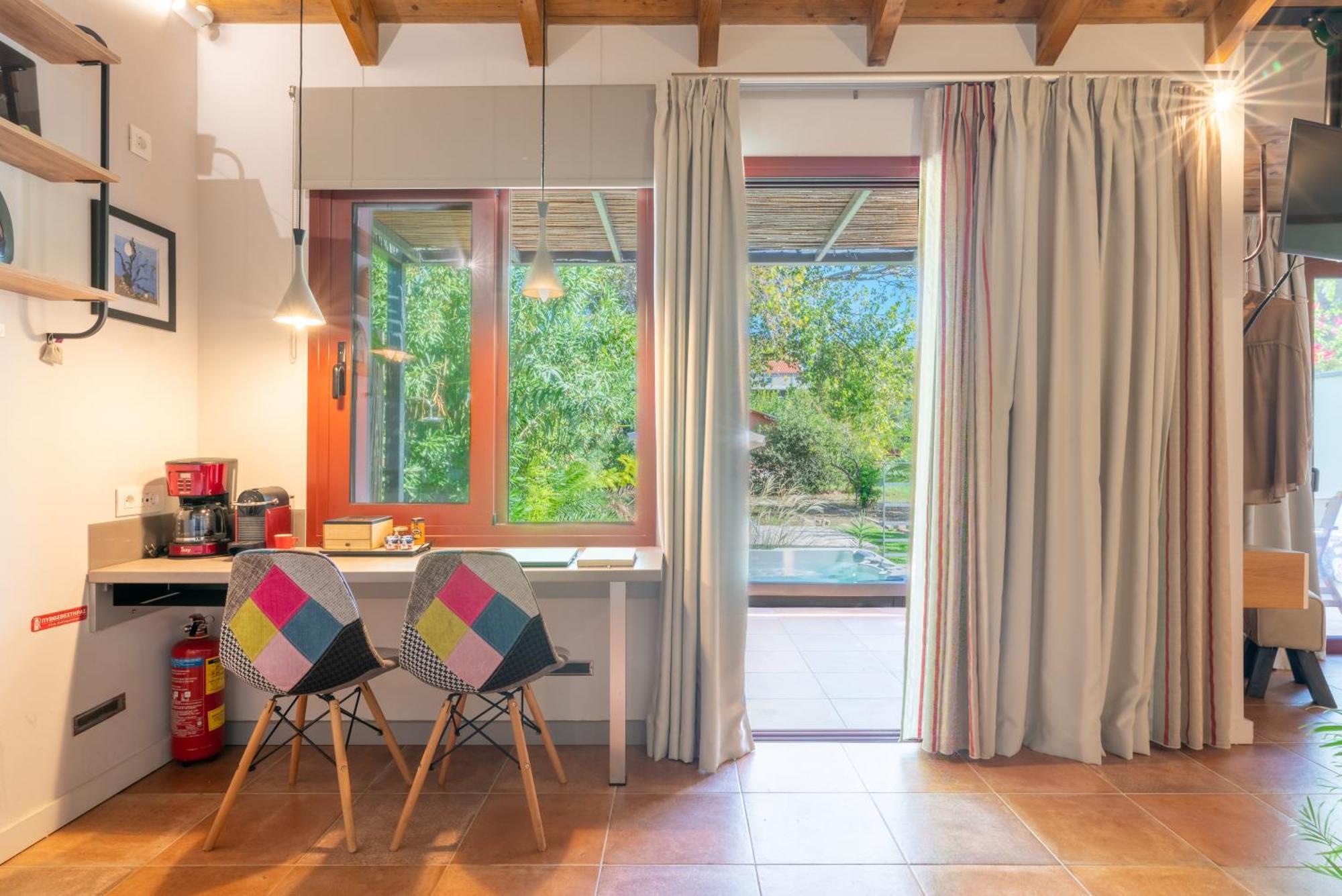 Klaritz Luxury Suites Lassi  Luaran gambar