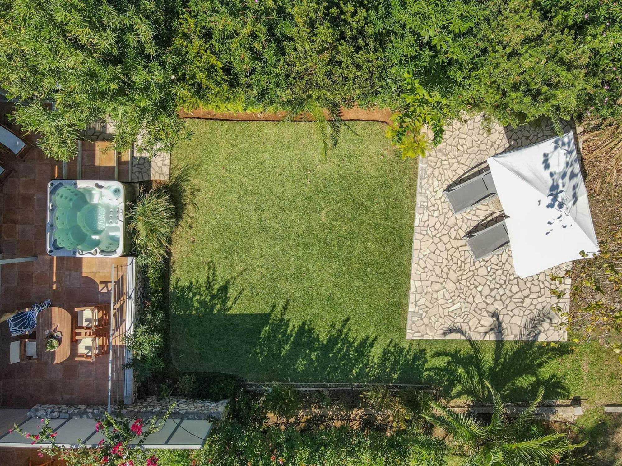 Klaritz Luxury Suites Lassi  Luaran gambar